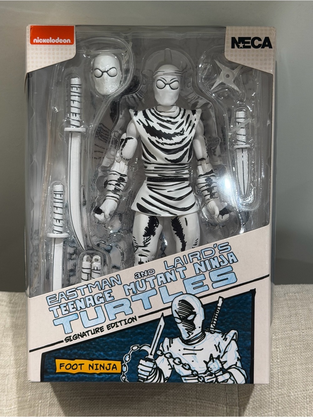 Neca Tmnt Mirage Comics Foot Ninja black and white signature edition with case